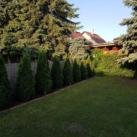 Ferienwohnung Nador Apartman Balatonlelle Exterior foto