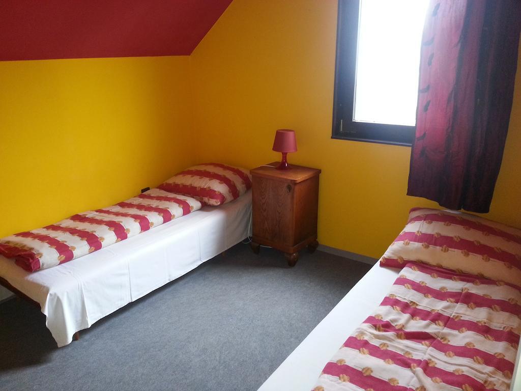 Ferienwohnung Nador Apartman Balatonlelle Zimmer foto