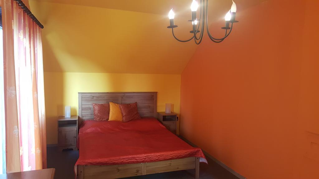 Ferienwohnung Nador Apartman Balatonlelle Exterior foto