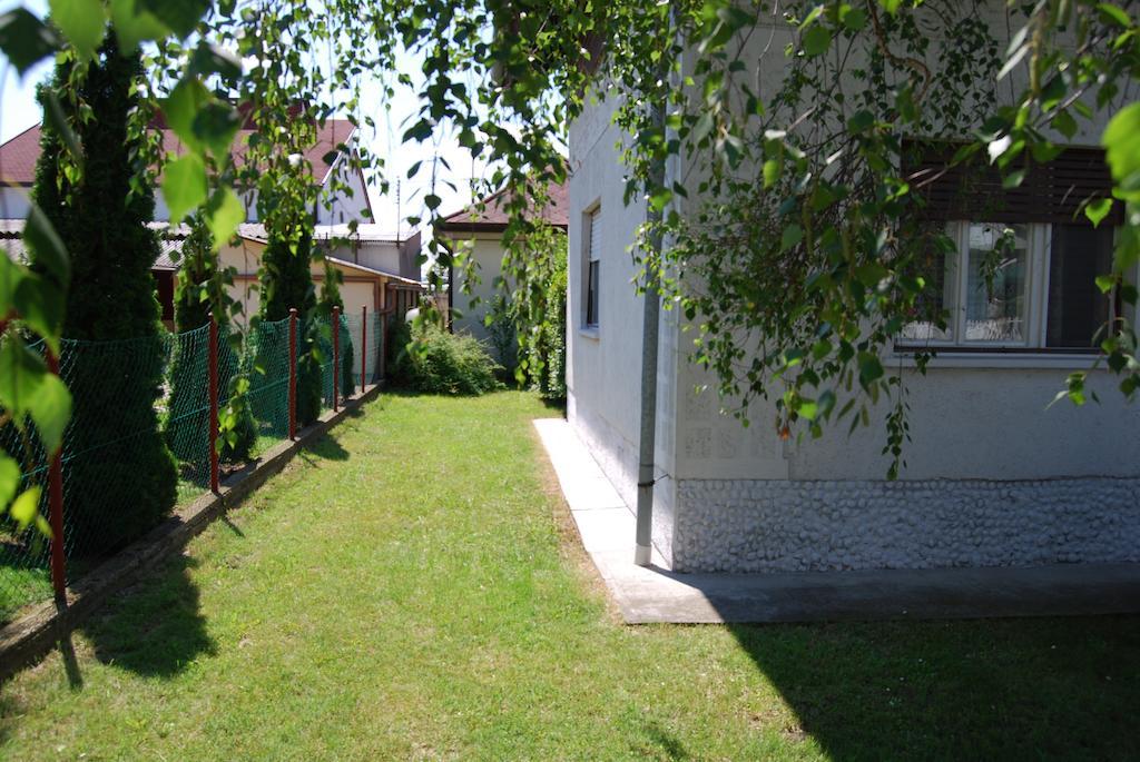 Ferienwohnung Nador Apartman Balatonlelle Zimmer foto