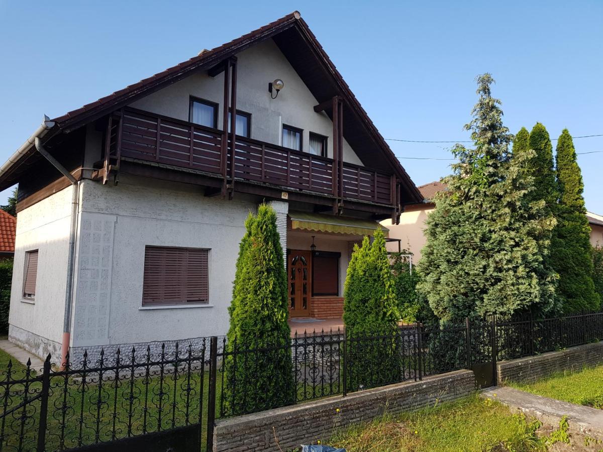 Ferienwohnung Nador Apartman Balatonlelle Exterior foto